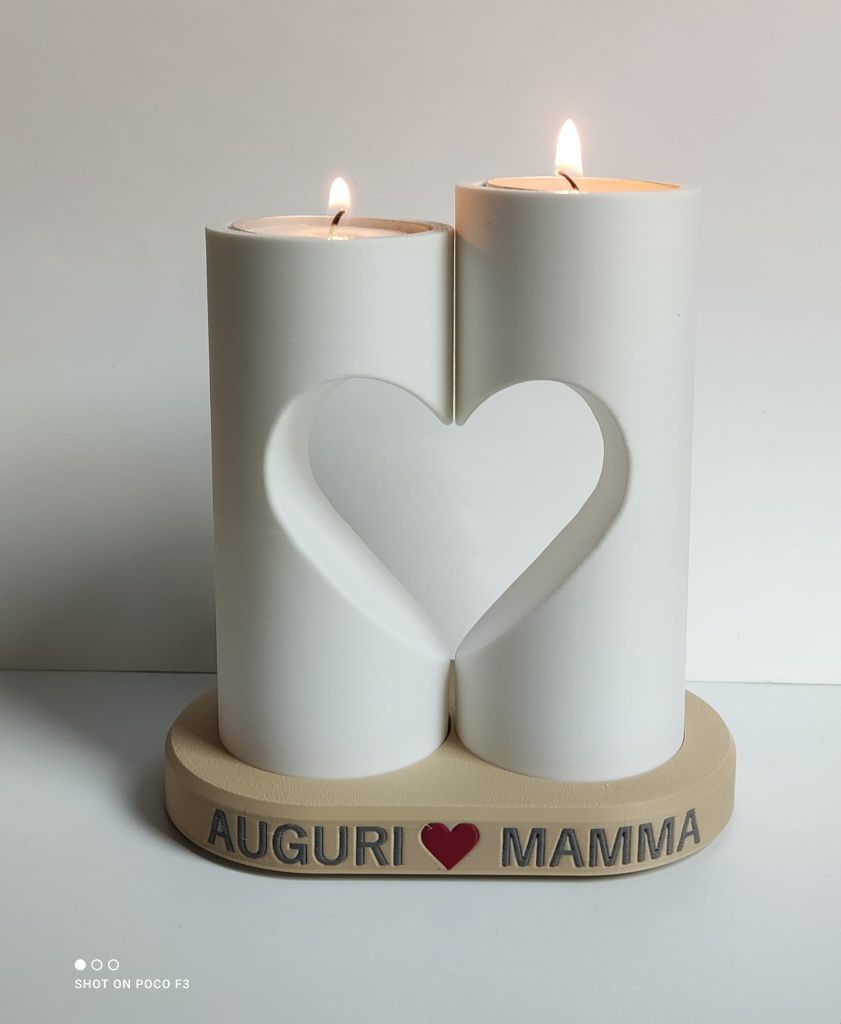Candele cuore — vista con scritta AUGURI MAMMA